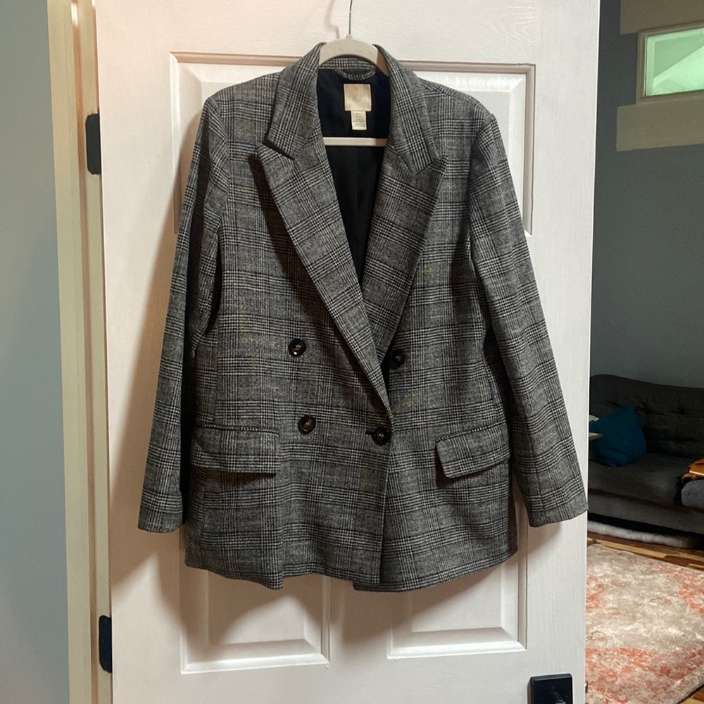 Black plaid blazer from H&M. great condition